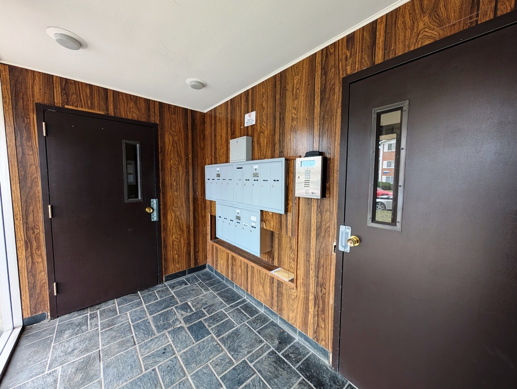 425 Wesley Avenue 303