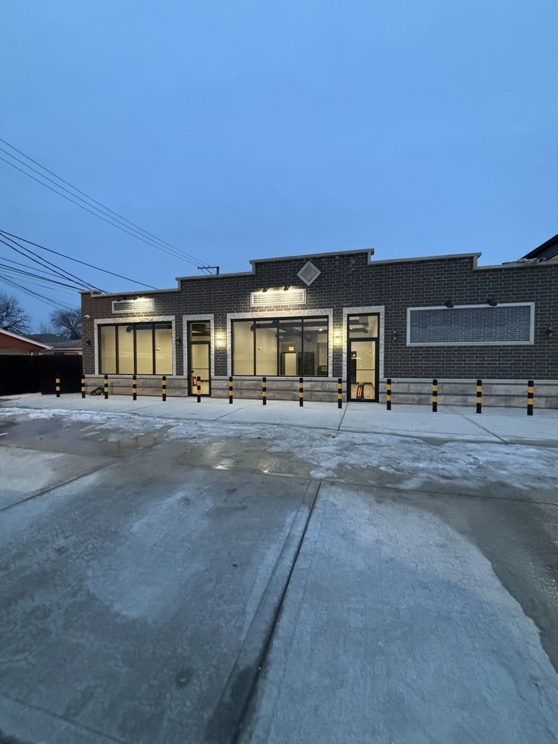 5033 S Cicero Avenue 1