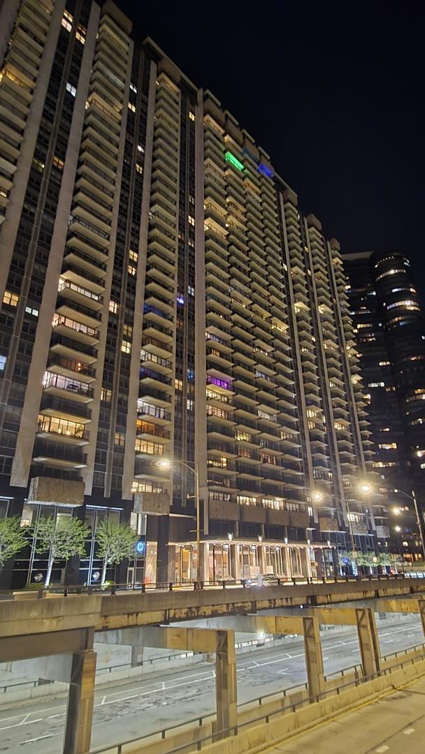 400 E RANDOLPH Street 921