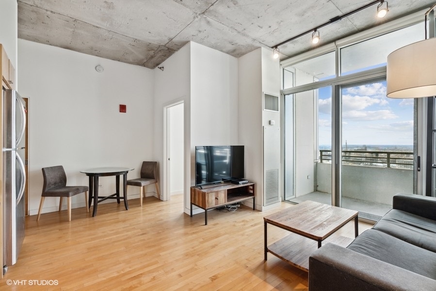 1720 S Michigan Avenue 3011