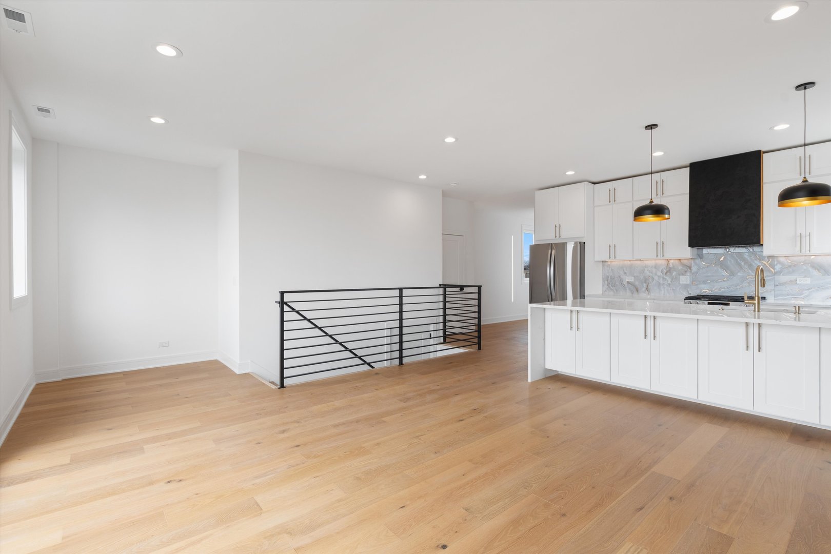 6414 N Francisco Avenue 101