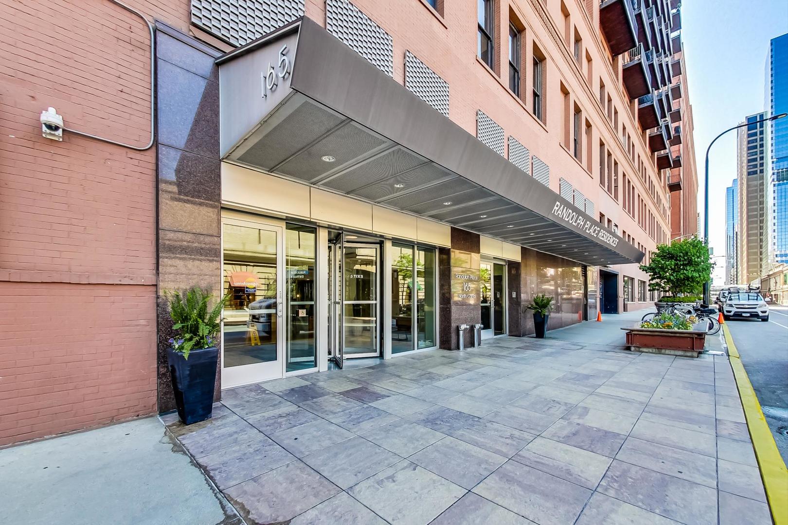 165 N Canal Street 1430