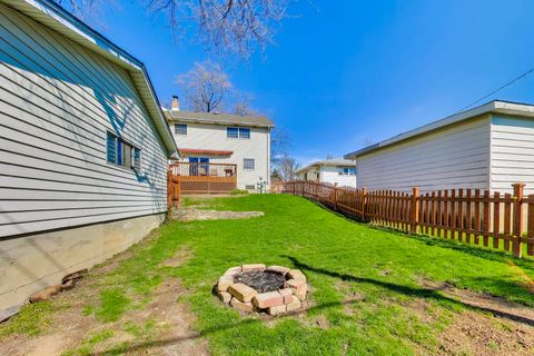 Tiny photo for 798 S Linden Avenue, Elmhurst, IL 60126 (MLS # 12617833)