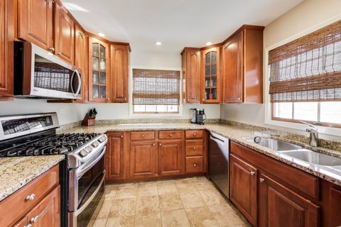 Tiny photo for 798 S Linden Avenue, Elmhurst, IL 60126 (MLS # 12617833)