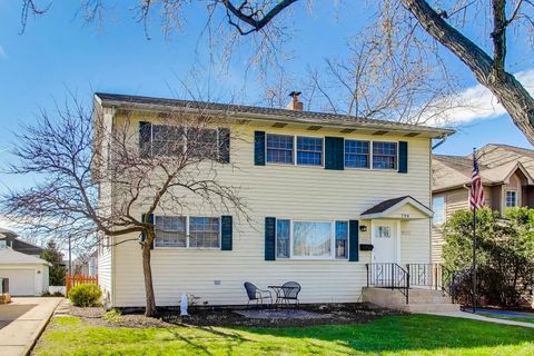 Photo of 798 S Linden Avenue, Elmhurst, IL 60126 (MLS # 12617833)