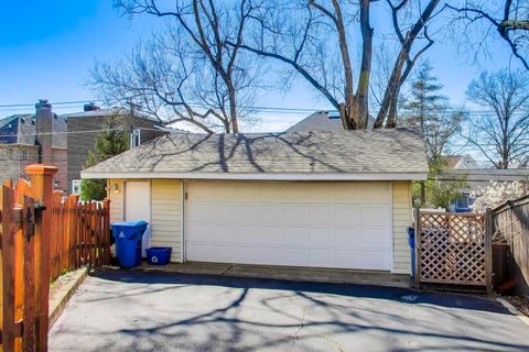 Tiny photo for 798 S Linden Avenue, Elmhurst, IL 60126 (MLS # 12617833)