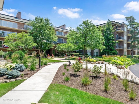 Photo of 5 OAK BROOK CLUB Drive #P6-N, Oak Brook, IL 60523 (MLS # 12740104)