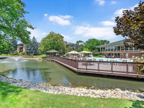 Tiny photo for 5 OAK BROOK CLUB Drive #P6-N, Oak Brook, IL 60523 (MLS # 12740104)