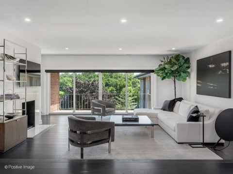 Tiny photo for 5 OAK BROOK CLUB Drive #P6-N, Oak Brook, IL 60523 (MLS # 12740104)