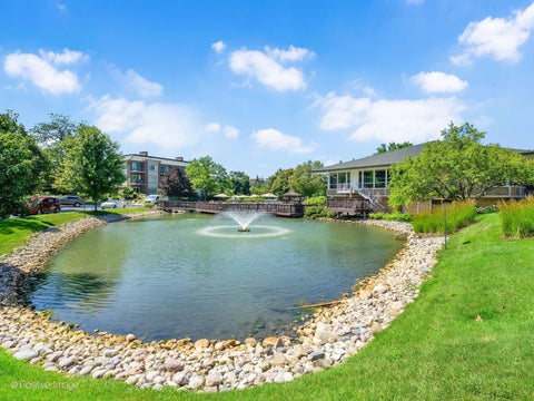 Tiny photo for 5 OAK BROOK CLUB Drive #P6-N, Oak Brook, IL 60523 (MLS # 12740104)