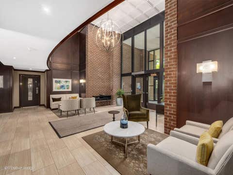 Tiny photo for 5 OAK BROOK CLUB Drive #P6-N, Oak Brook, IL 60523 (MLS # 12740104)