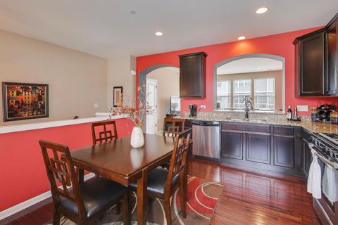 Tiny photo for 813 E Hamlin Lane, Arlington Heights, IL 60004 (MLS # 12583806)