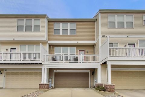 Tiny photo for 813 E Hamlin Lane, Arlington Heights, IL 60004 (MLS # 12583806)