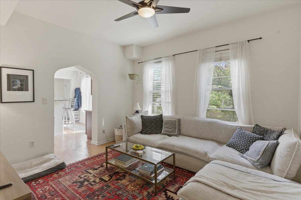 3144 N Southport Avenue CH2