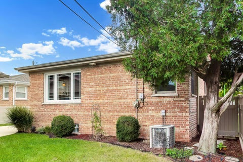 Tiny photo for 5022 N Busse Avenue, Chicago, IL 60656 (MLS # 12761489)