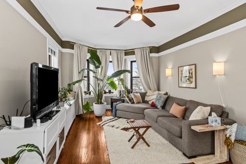 Tiny photo for 734 W BARRY Avenue #3S, Chicago, IL 60657 (MLS # 12590557)