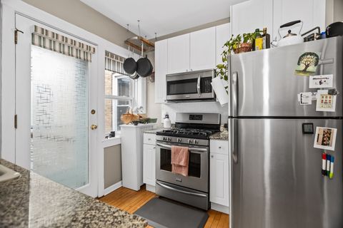 Tiny photo for 734 W BARRY Avenue #3S, Chicago, IL 60657 (MLS # 12590557)