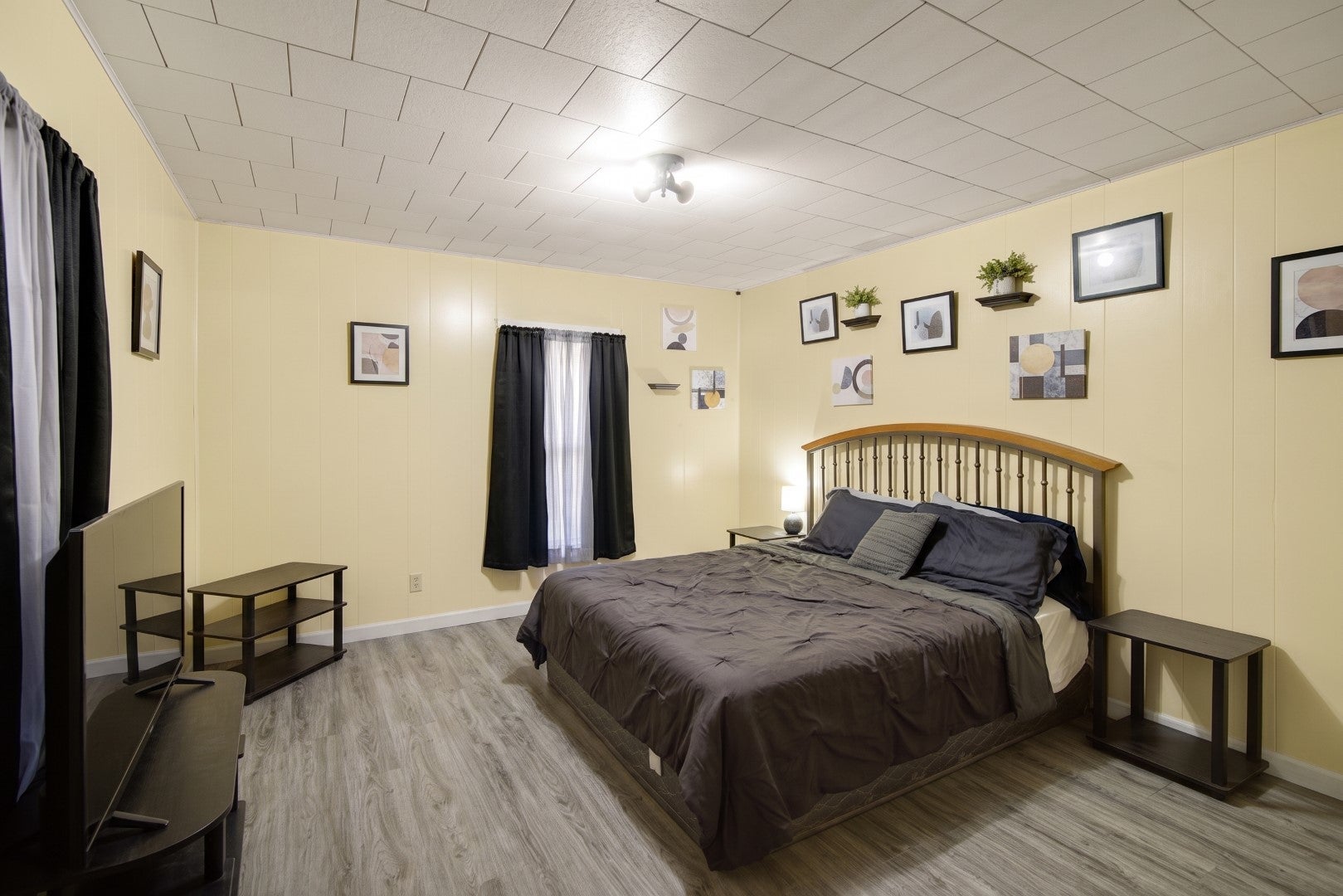 123 W Waupansie Street 2