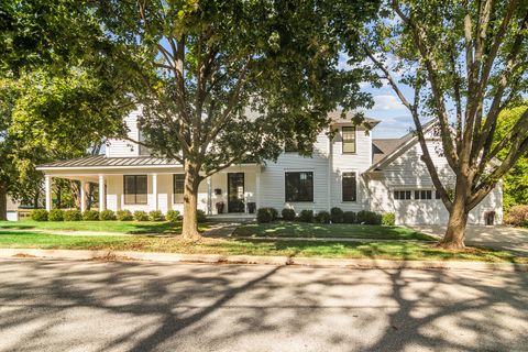 Tiny photo for 302 E Hillside Avenue, Barrington, IL 60010 (MLS # 12486647)