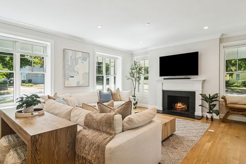 Tiny photo for 302 E Hillside Avenue, Barrington, IL 60010 (MLS # 12486647)