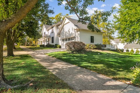 Tiny photo for 302 E Hillside Avenue, Barrington, IL 60010 (MLS # 12486647)