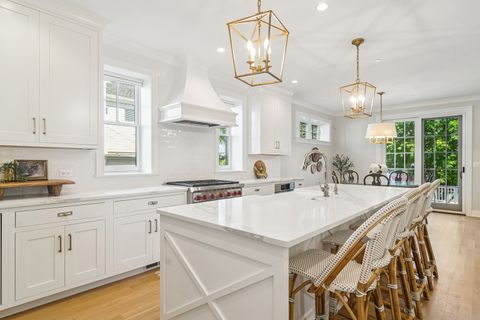 Tiny photo for 302 E Hillside Avenue, Barrington, IL 60010 (MLS # 12486647)