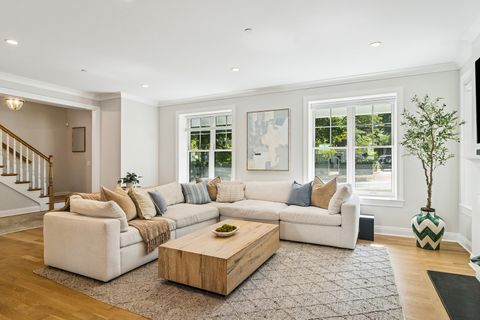 Tiny photo for 302 E Hillside Avenue, Barrington, IL 60010 (MLS # 12486647)