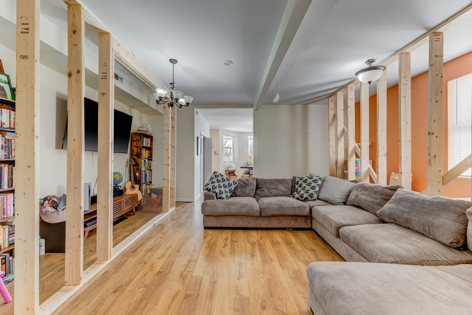 2248 W 50th Place