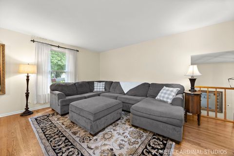 Tiny photo for 1881 Cambridge Lane, Wheaton, IL 60189 (MLS # 12685977)