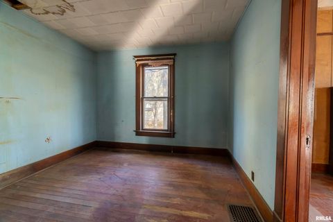 Tiny photo for 1250 E PARK Street, Carbondale, IL 62901 (MLS # EB455822)