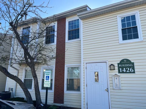 Photo of 1426 E Wyndham Circle #202, Palatine, IL 60074 (MLS # 12727131)
