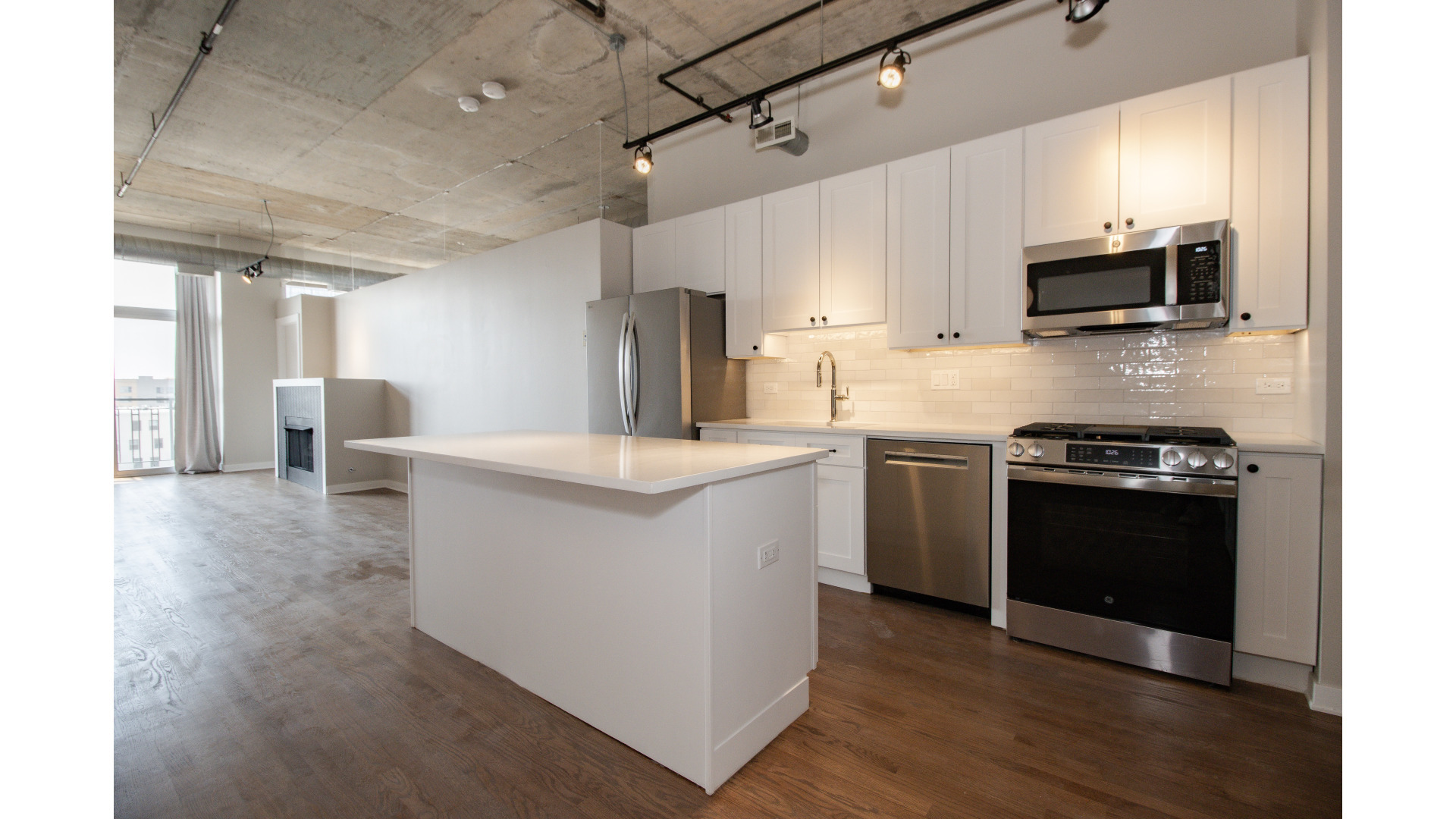 1000 W ADAMS Street 710