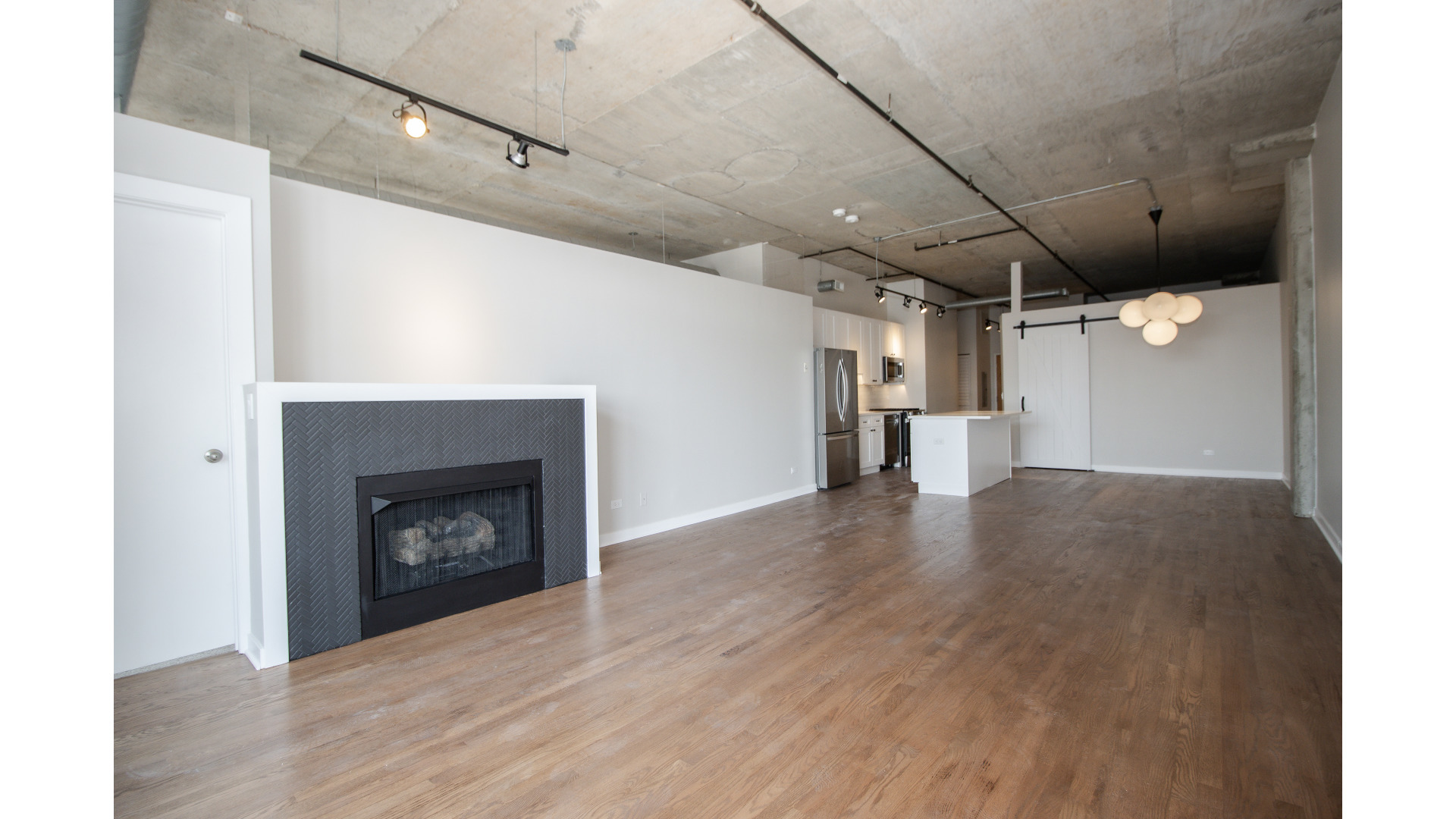 1000 W ADAMS Street 710