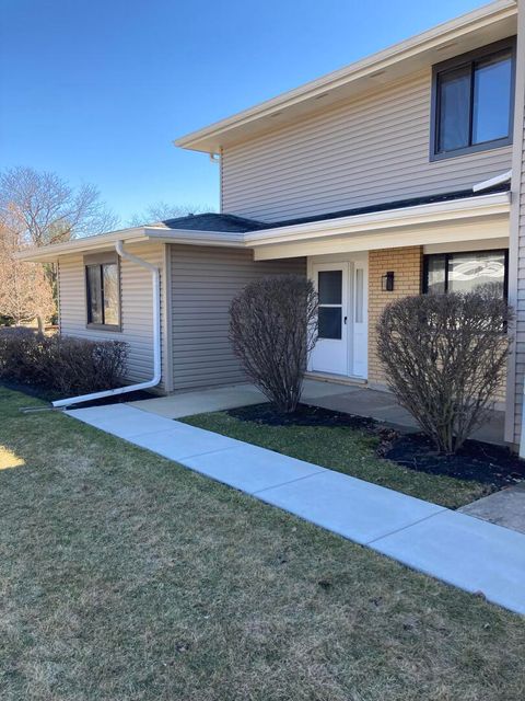 Photo of 166 Chatham Court #B, Bloomingdale, IL 60108 (MLS # 12602437)