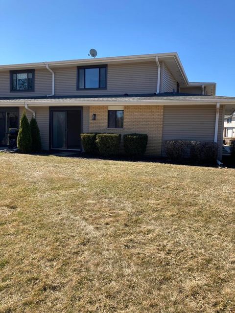 Tiny photo for 166 Chatham Court #B, Bloomingdale, IL 60108 (MLS # 12602437)