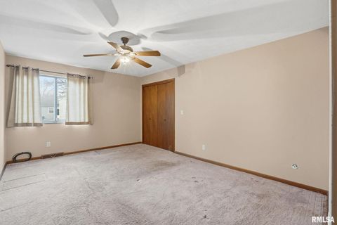 Tiny photo for 2200 36TH Street #3C, Rock Island, IL 61201 (MLS # QC4269651)