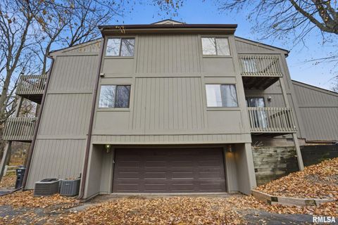 Tiny photo for 2200 36TH Street #3C, Rock Island, IL 61201 (MLS # QC4269651)