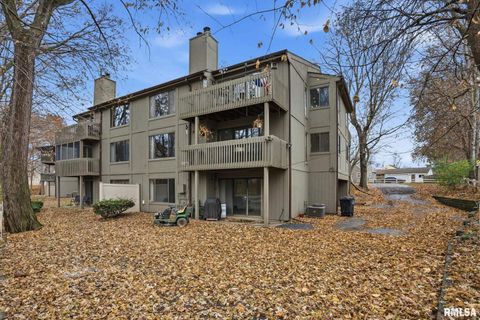 Tiny photo for 2200 36TH Street #3C, Rock Island, IL 61201 (MLS # QC4269651)