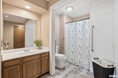 Tiny photo for 2200 36TH Street #3C, Rock Island, IL 61201 (MLS # QC4269651)