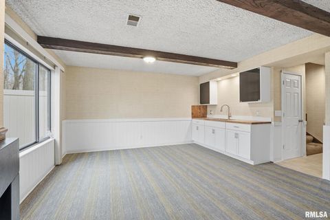 Tiny photo for 2200 36TH Street #3C, Rock Island, IL 61201 (MLS # QC4269651)