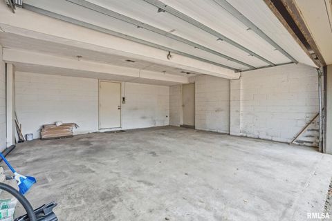 Tiny photo for 2200 36TH Street #3C, Rock Island, IL 61201 (MLS # QC4269651)