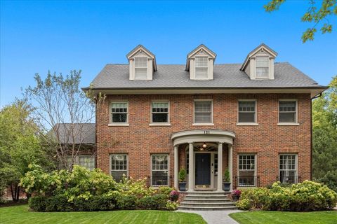 121 Robsart Road Kenilworth IL 60043