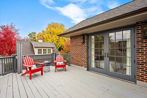 Tiny photo for 121 Robsart Road, Kenilworth, IL 60043 (MLS # 12571619)