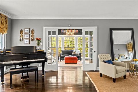 Tiny photo for 121 Robsart Road, Kenilworth, IL 60043 (MLS # 12571619)