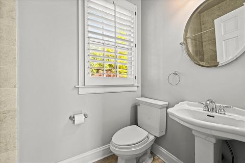 Tiny photo for 121 Robsart Road, Kenilworth, IL 60043 (MLS # 12571619)