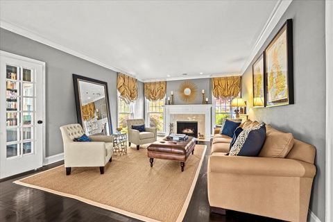 Tiny photo for 121 Robsart Road, Kenilworth, IL 60043 (MLS # 12571619)