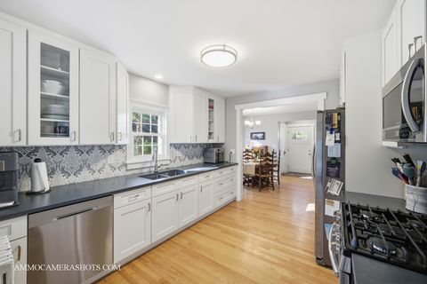 Tiny photo for 5703 Lee Avenue, Downers Grove, IL 60516 (MLS # 12498571)