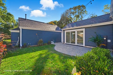 Tiny photo for 5703 Lee Avenue, Downers Grove, IL 60516 (MLS # 12498571)