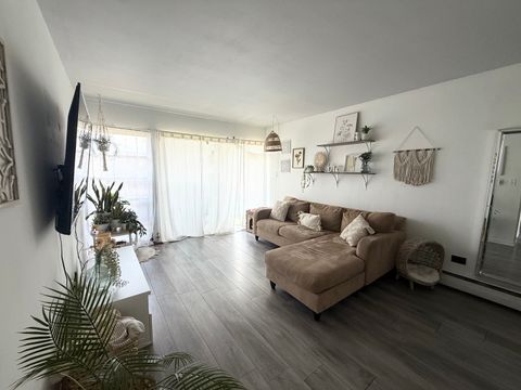 Tiny photo for 605 N Wolf Road #B9, Hillside, IL 60162 (MLS # 12479768)