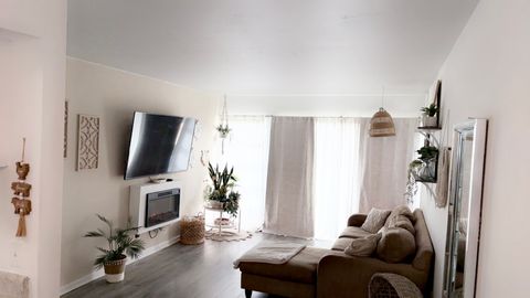 Tiny photo for 605 N Wolf Road #B9, Hillside, IL 60162 (MLS # 12479768)